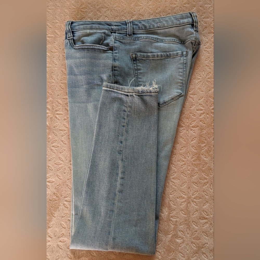 DKNY Jeans